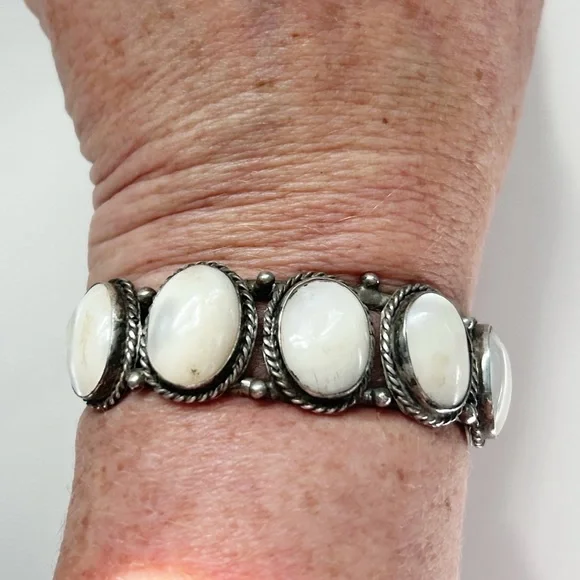 Vintage Southwestern Mother of Pearl Sterling Silver Cuff Bracelet - Picture 10 of 14